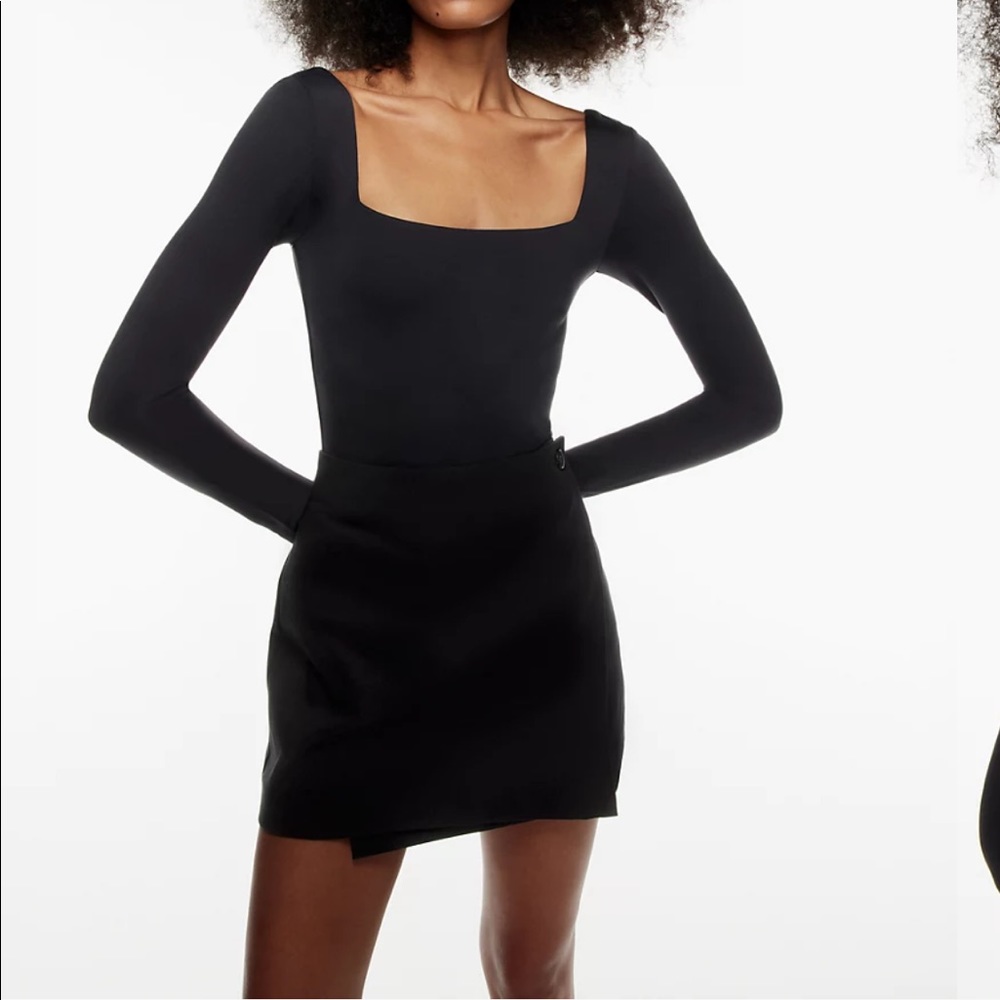 Babaton Contour Longsleeve Bodysuit